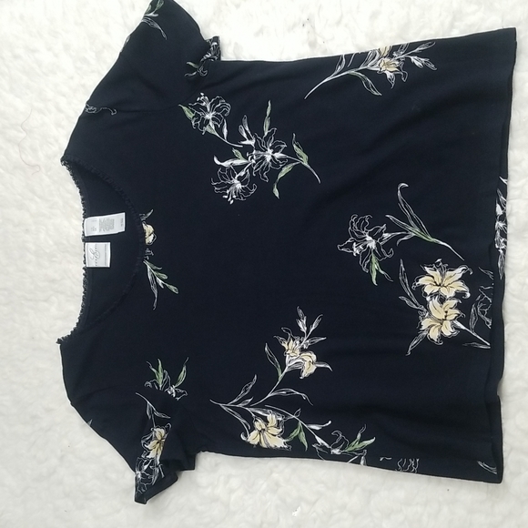 Emma James Floral Blue Short Sleeves Blouse Top.  L - Picture 8 of 8